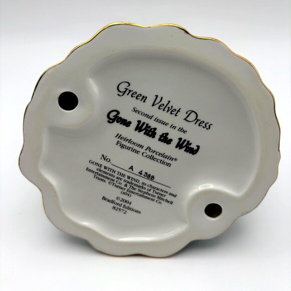 Gone With the Wind “Green Velvet Dress” Porcelain Figurine – Bradford Editions - Picture 8 of 10